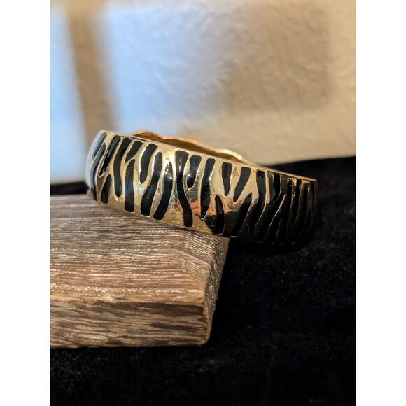 Gold Tone Cheetah Rhinestone Black Enamel Clamper Style Bangle Bracelet - Picture 3 of 5
